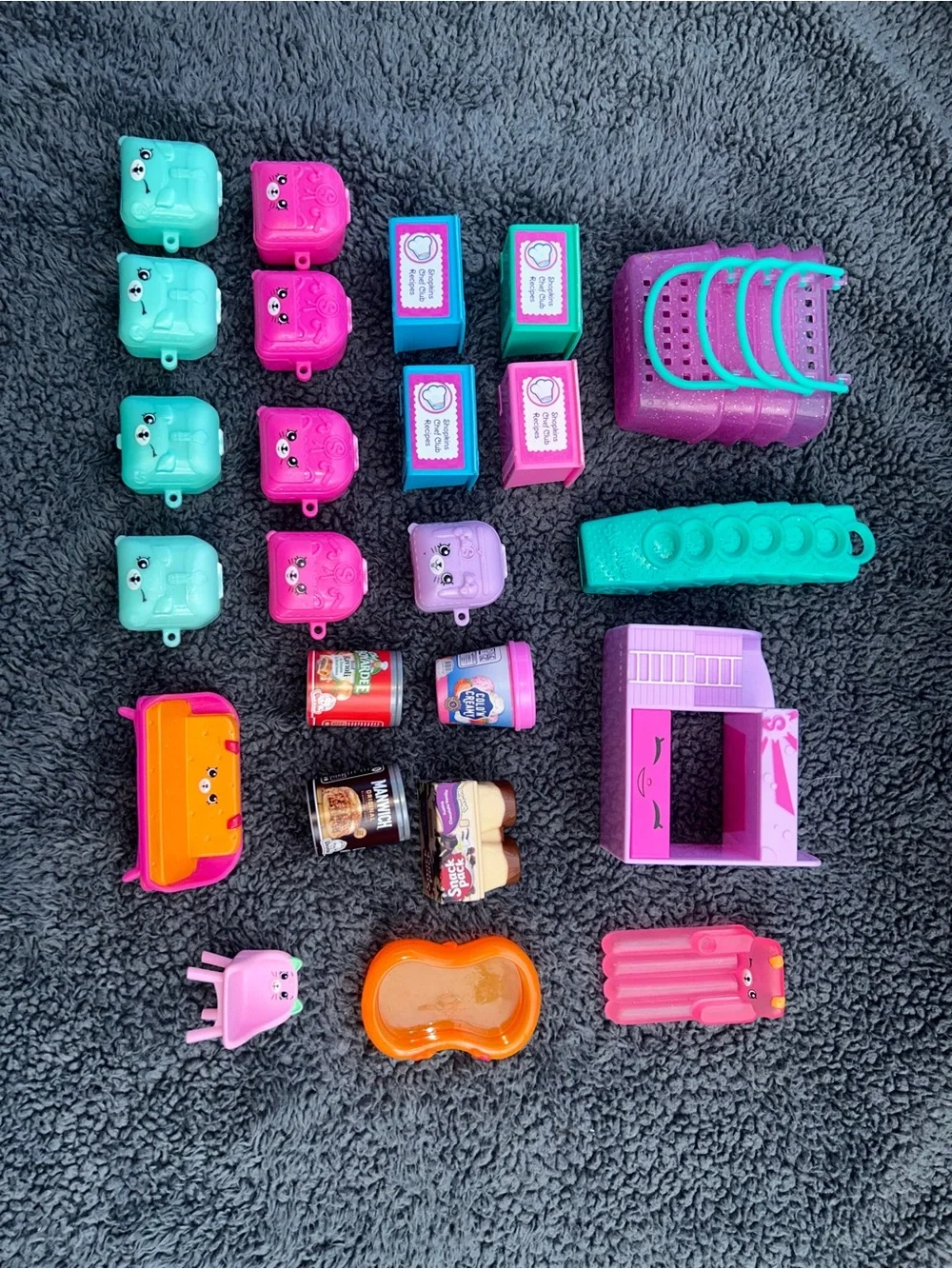 Assorted Mini Collectible Toys - SHOPKINS HUGE LOT